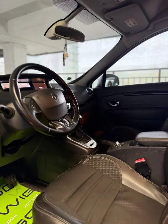 RENAULT MEGANE SCENIC