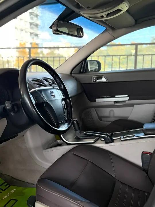 VOLVO S40