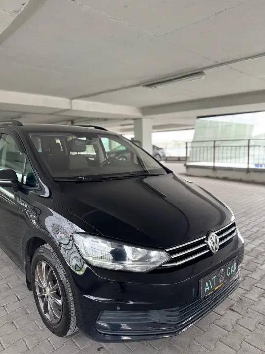 VOLKSWAGEN TOURAN-