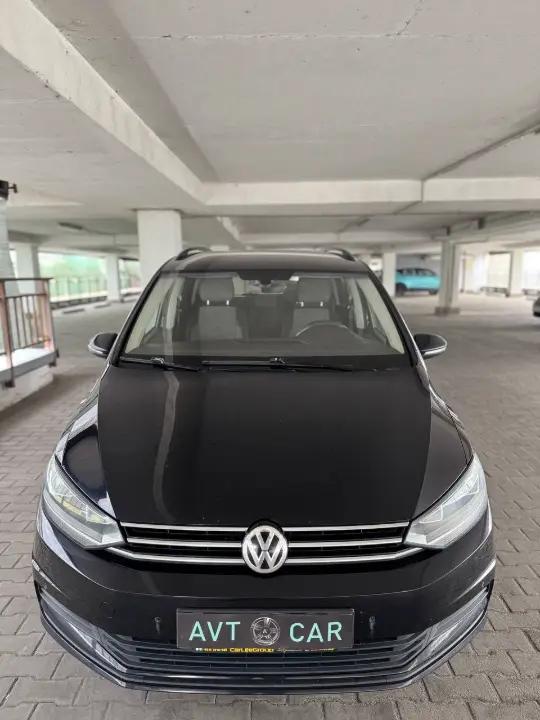 VOLKSWAGEN TOURAN-