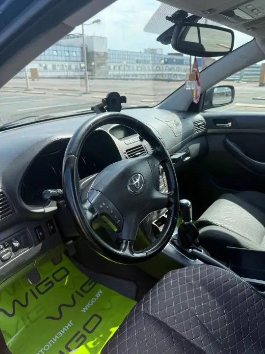 TOYOTA AVENSIS
