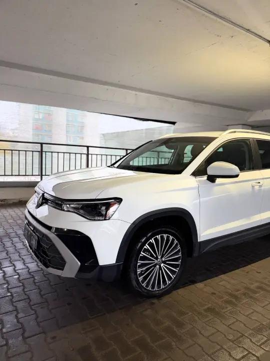 VOLKSWAGEN TAOS