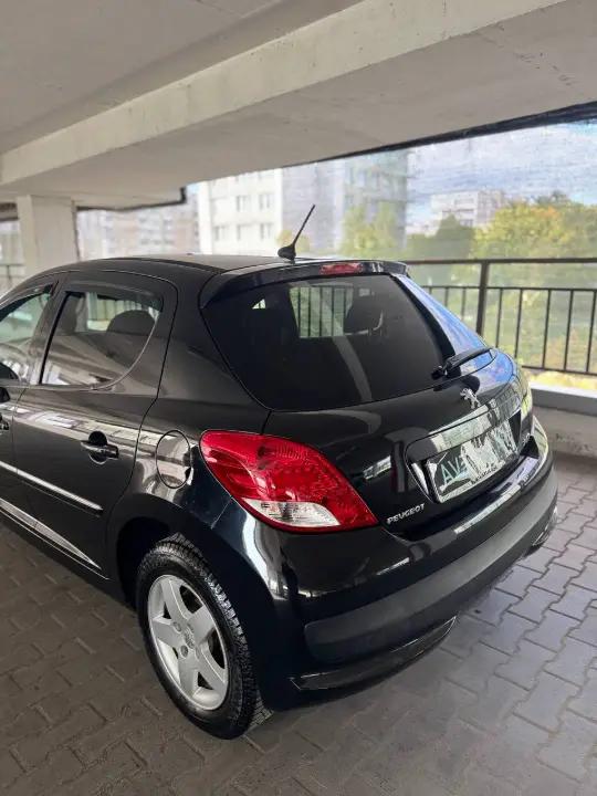 PEUGEOT 207