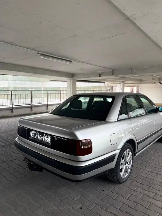 Audi 100