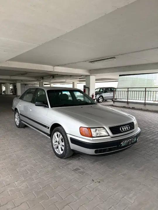 Audi 100