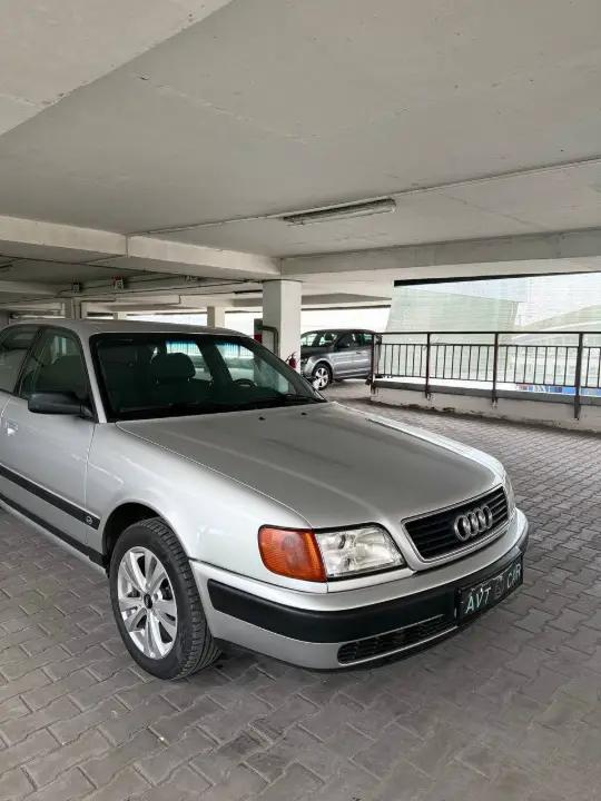 Audi 100