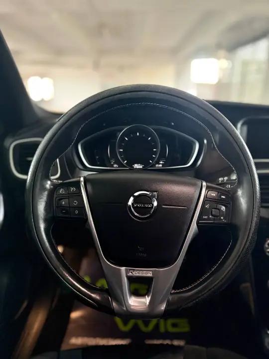 Volvo V 40