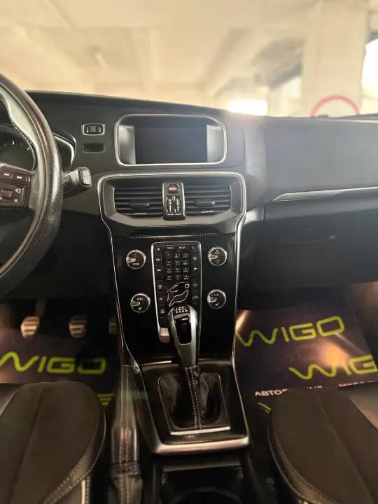Volvo V 40