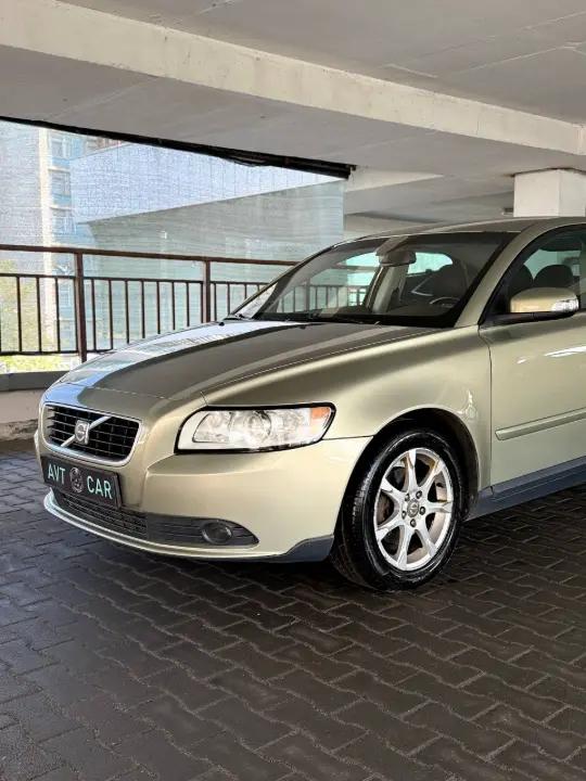VOLVO S40