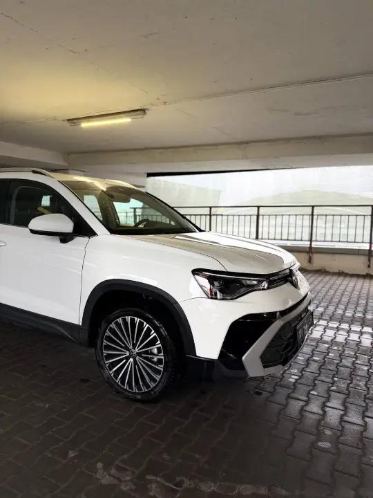 VOLKSWAGEN TAOS