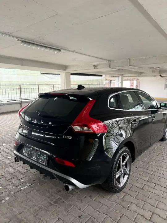 Volvo V 40