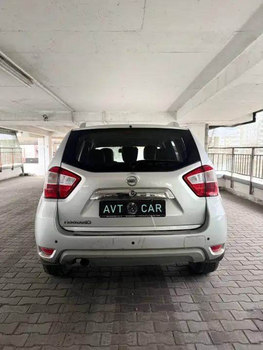 NISSAN TERRANO