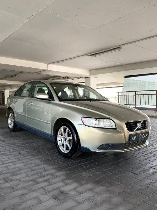 VOLVO S40