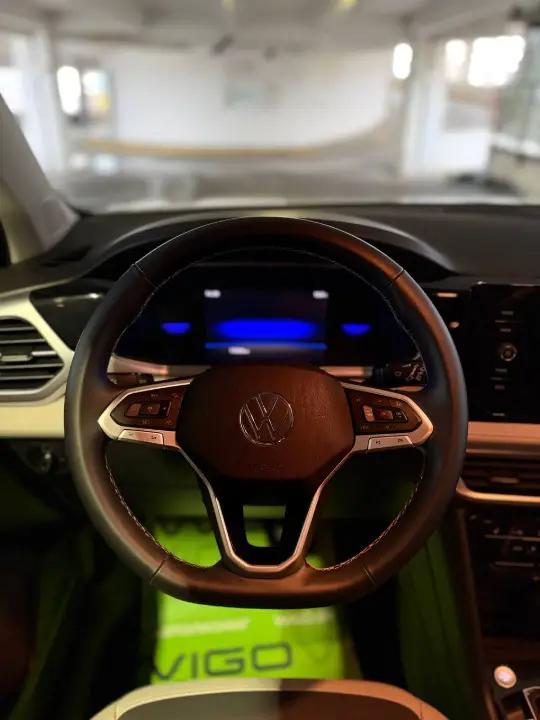 VOLKSWAGEN TAOS