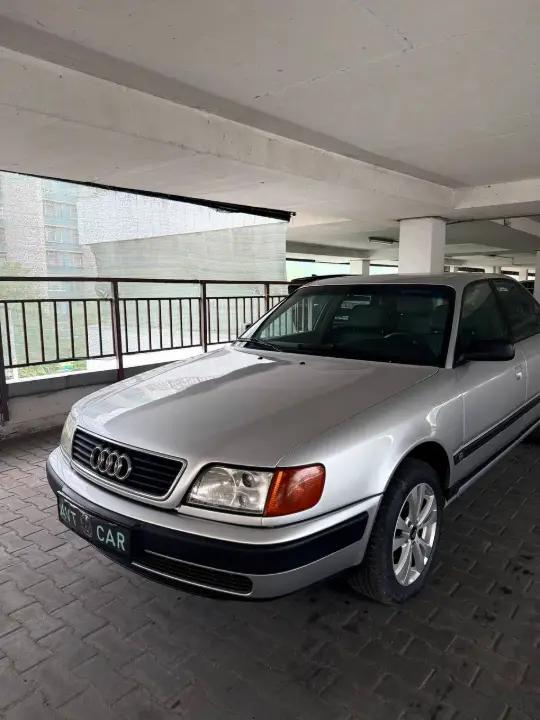 Audi 100