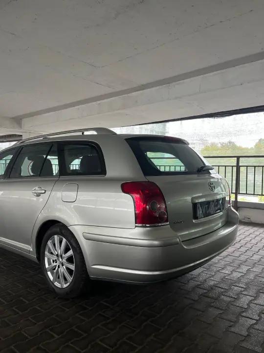 TOYOTA AVENSIS