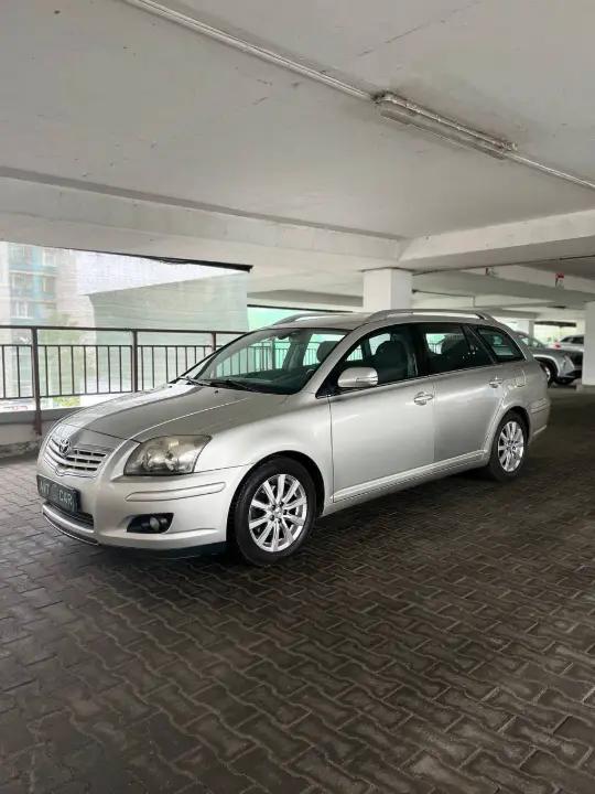 TOYOTA AVENSIS