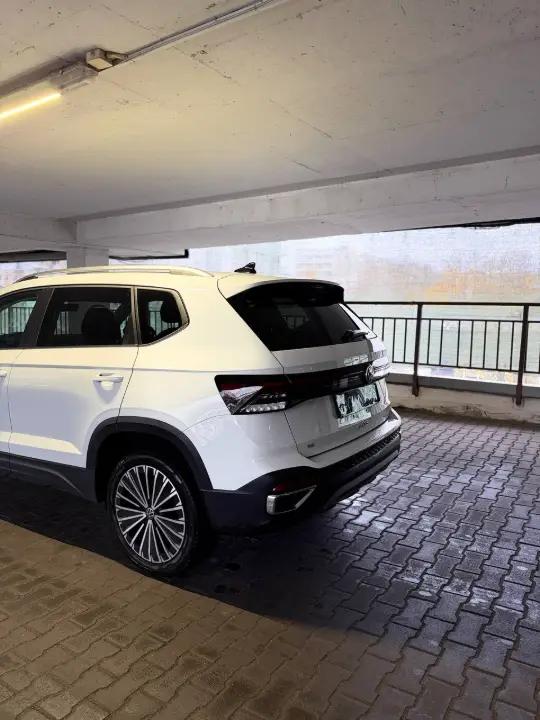 VOLKSWAGEN TAOS