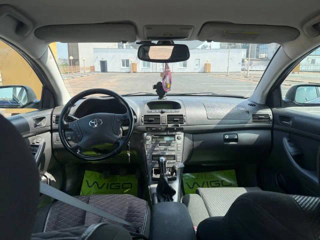 TOYOTA AVENSIS