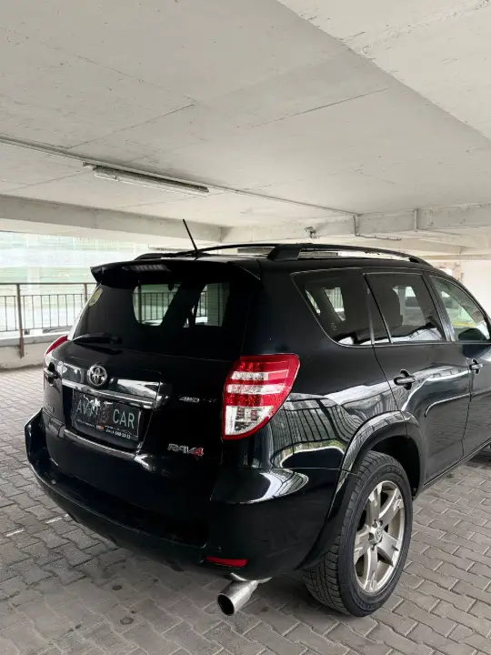 Toyota RAV4, фотография 8