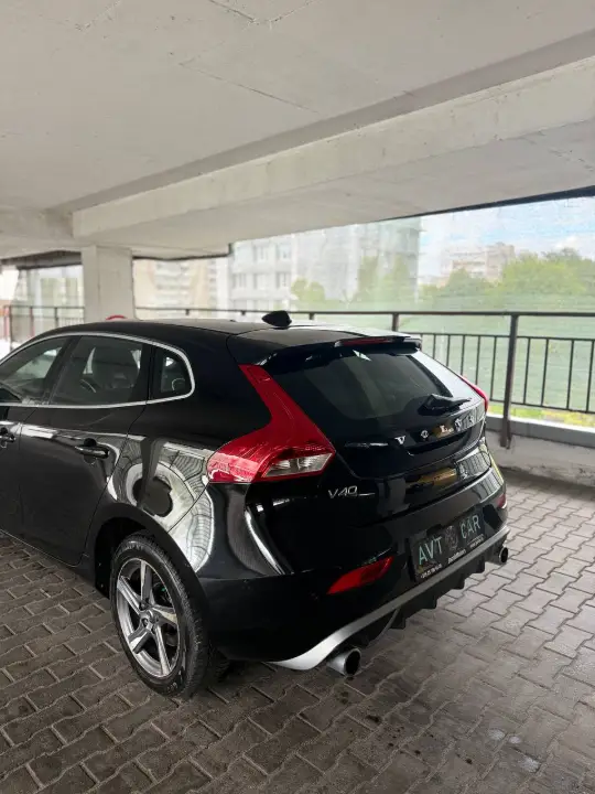Volvo V40, фотография 5