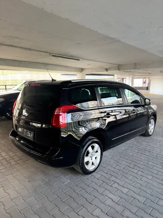 Peugeot 5008, фотография 8