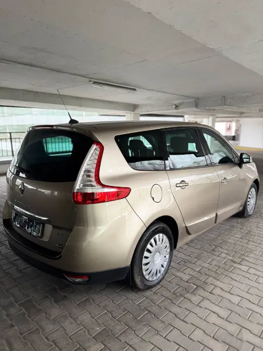 Renault Scenic, фотография 8
