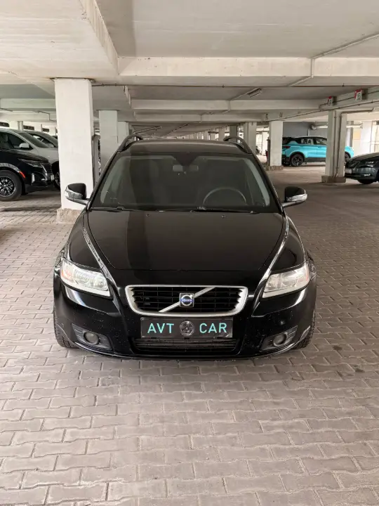 Volvo V50, фотография 1