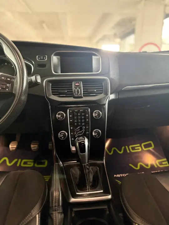 Volvo V40, фотография 13