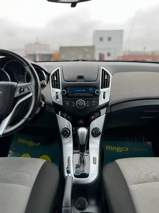 CHEVROLET CRUZE