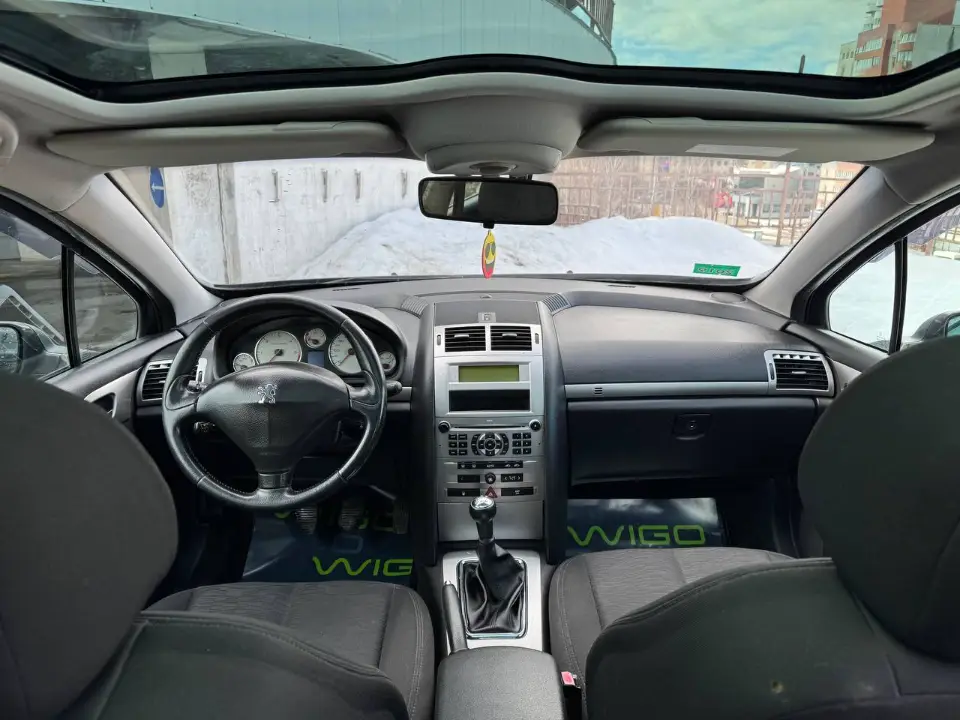 PEUGEOT 407