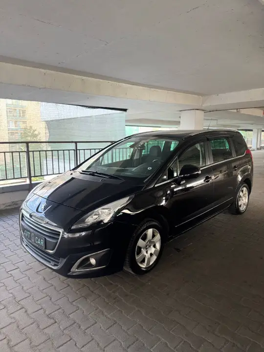 Peugeot 5008, фотография 2