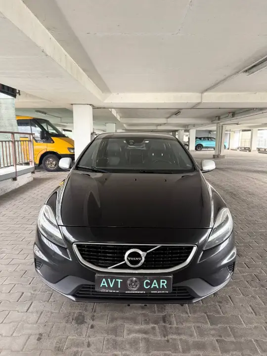 Volvo V40, фотография 1